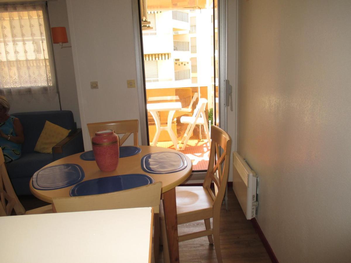Promenade Des Bains Apartment Saint-Raphael  Exterior photo